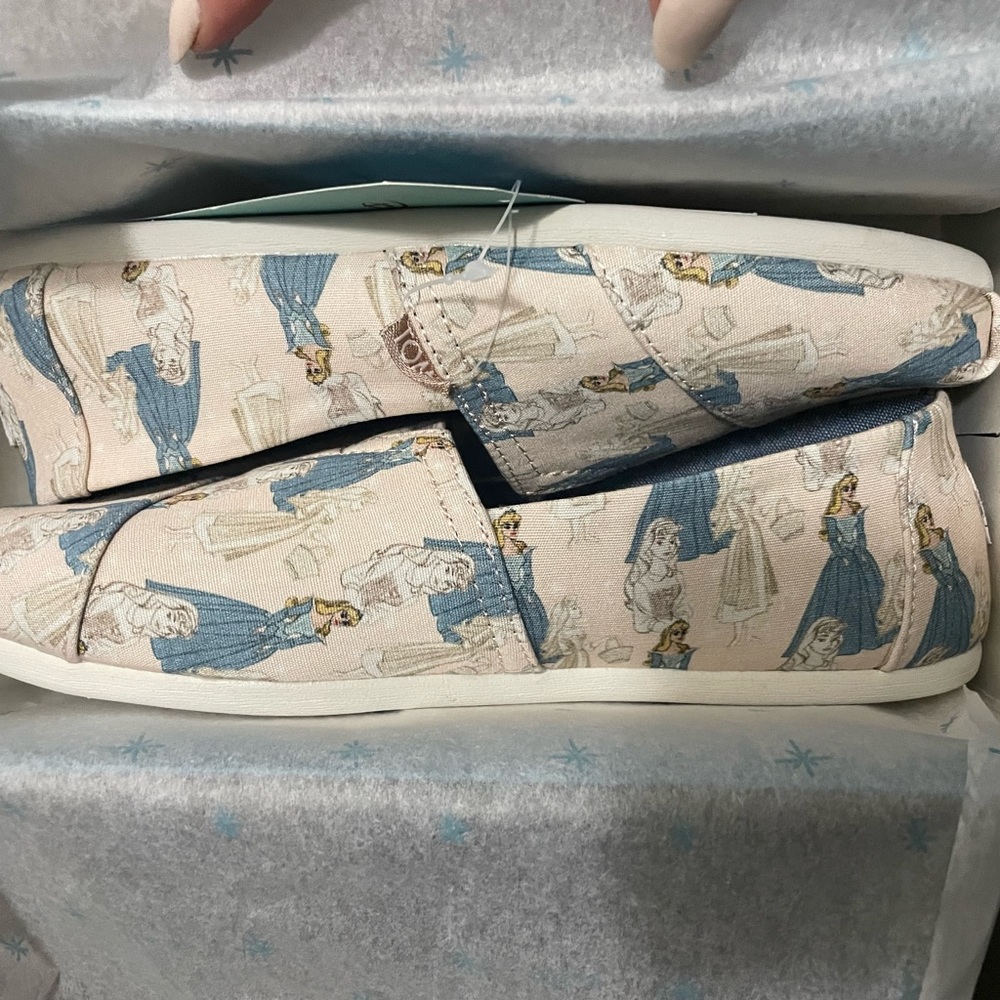 Toms x Disney Pink Sleeping Beauty Printed Canvas Size 5
